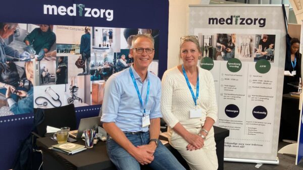 Foto van Martijn Ruiten en Ingrid Brouns op het Verenso congres 2025
