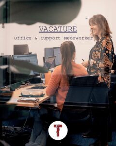 Afbeelding samenwerkende collega's met tekst Vacature Office&Support medewerker